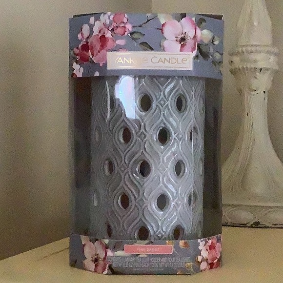 NEW Yankee candle luminary tea light holder and 4 tea lights
